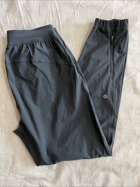 Lululemon Adapted Jogger 2025 Style Full Length Grey Womens 6 Athleisure EUC